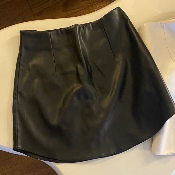 ASOS Black and Cream Skirt Set- size 4- 25”waist - Picture 7 of 12